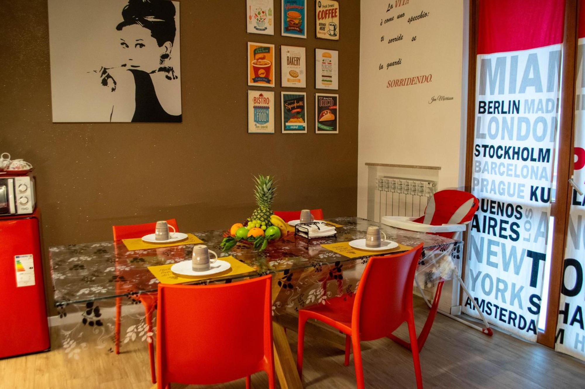 Emmanueli65 Fronte Clinica Per 4 Matrimoniale E Castello Bed & Breakfast Piacenza Eksteriør bilde